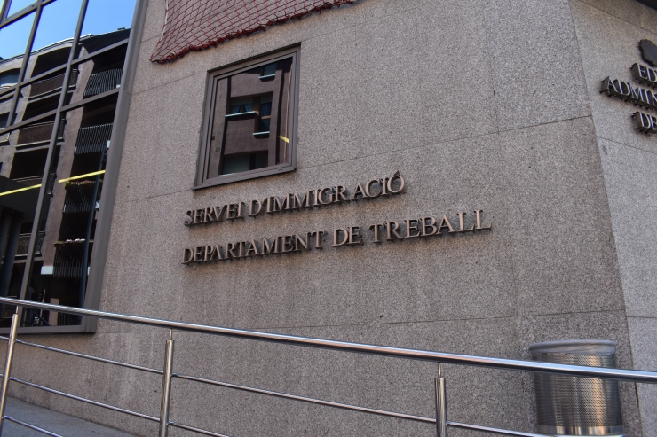 El Servei d'Immigració.