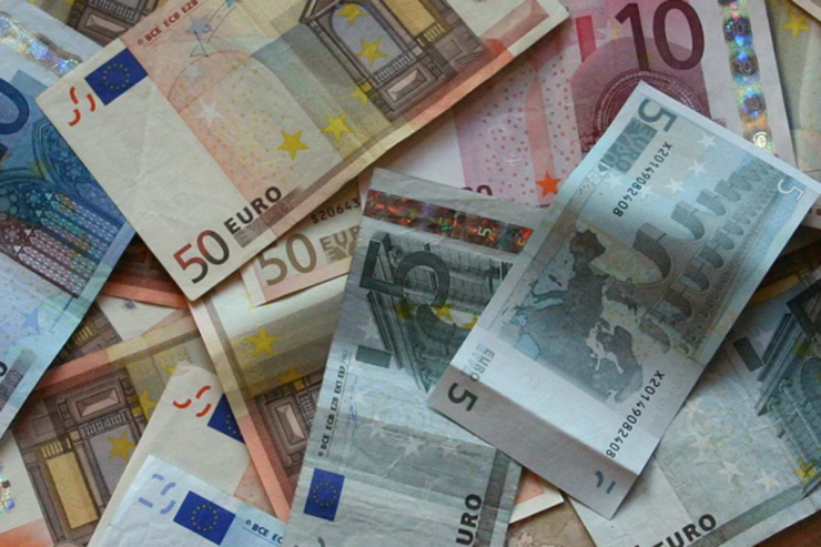 Increment del salari medià al desembre.