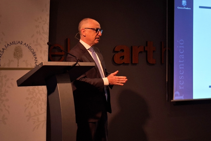 El ministre de Finances, Ramon Lladós, durant el col·loqui organitzat per l'EFA.