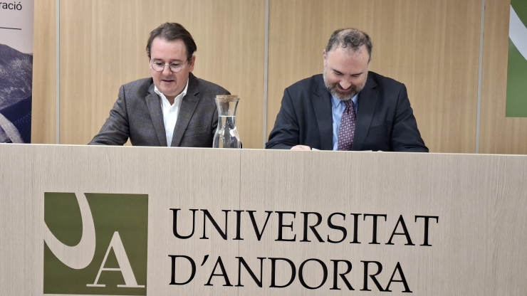 El president de l'EFA, Daniel Aristot, i el rector de la Universitat d'Andorra, Juli Minoves, durant la inauguració del programa.
