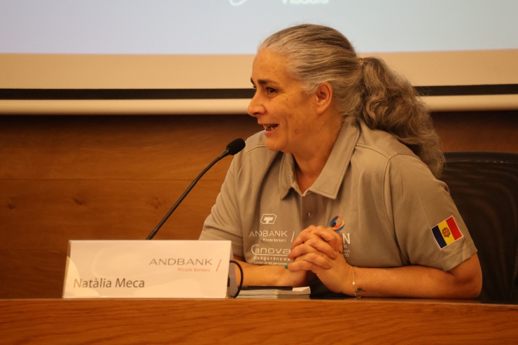 La directora Natació artística, Natàlia Meca, durant la roda de premsa.