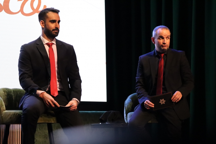 El director general d’UNNIC, Jose Fulgencio Cano, i el director comercial, Toni Alonso, durant la roda de premsa del tercer aniversari d’Unnic.
 