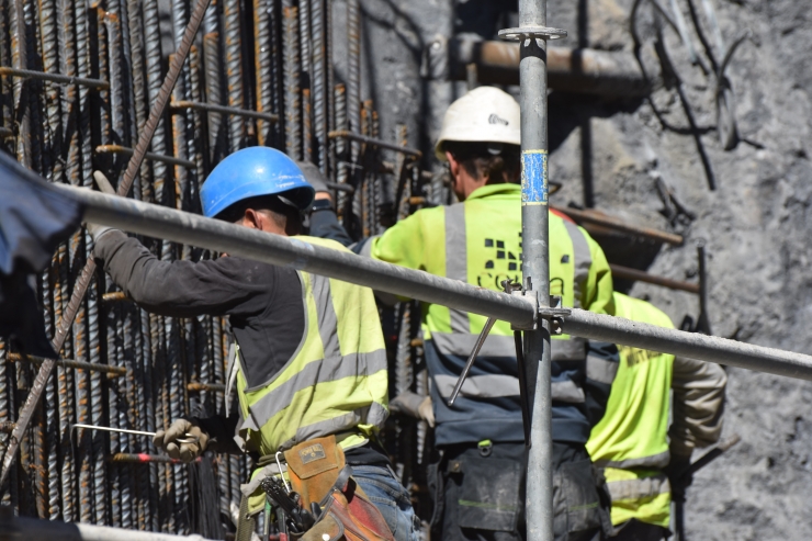 Treballadors a l'obra del vial de desviació, Túnel de Rocafort, de Sant Julià de Lòria.