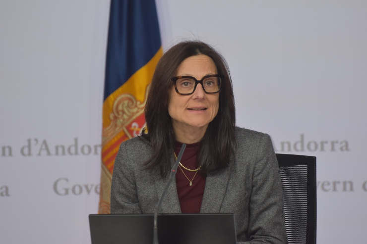 La ministra de Justícia i Interior, Ester Molné, durant roda de premsa.