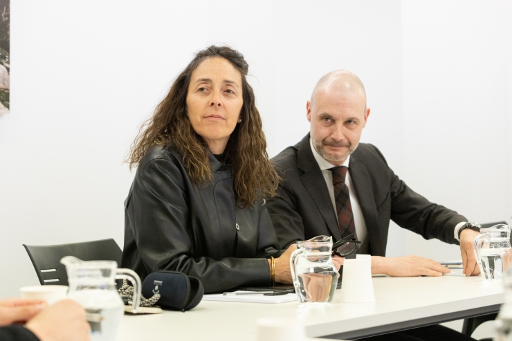 Un moment de la sessió constitutiva de la comissió de legislatura per a la modificació de la LOGTU, amb el president Jordi Casadevall i la vicepresidenta Gemma Riba.