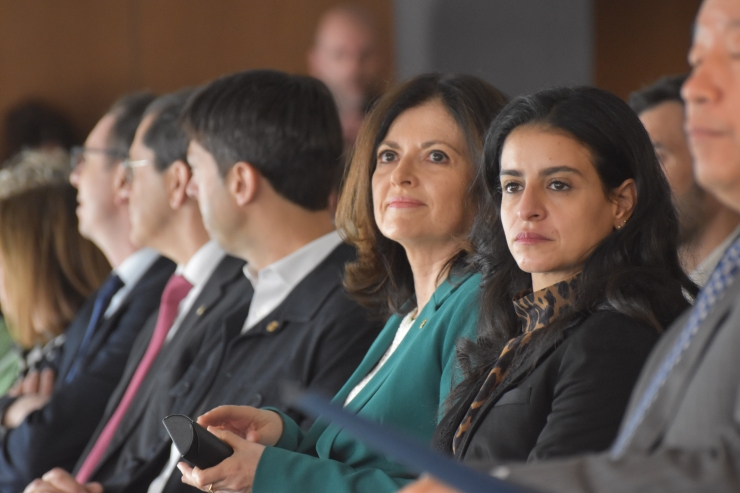 La ministra d'Afers Exteriors, Imma Tor, i la secretària general de l'ONU Turisme, Skeikha Al Nuwais.