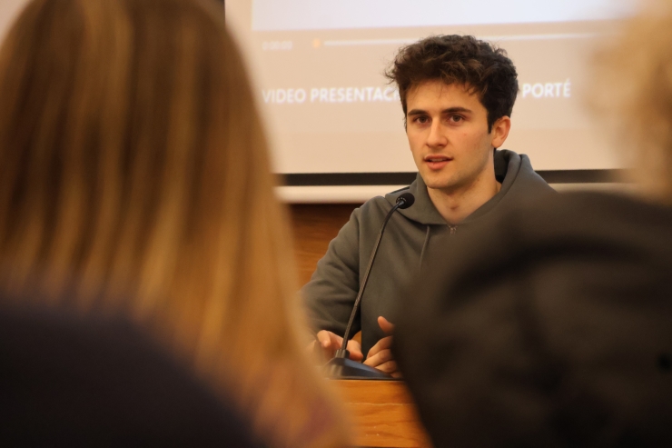 El pilot andorrà Frank Porté durant l’acte de renovació del patrocini amb Andbank.