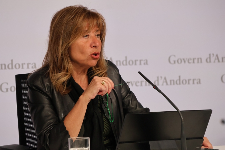 La ministra de Presidència, Economia, Treball i Habitatge, Conxita Marsol, durant la roda de premsa.