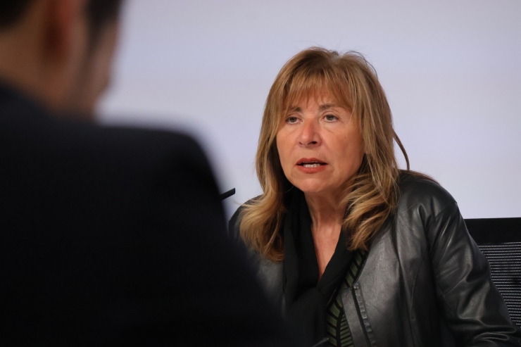La ministra de Presidència, Economia, Treball i Habitatge, Conxita Marsol, durant la roda de premsa.