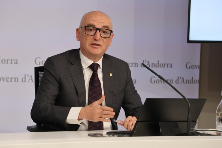 El ministre de Finances, Ramon Lladós, durant la roda de premsa.