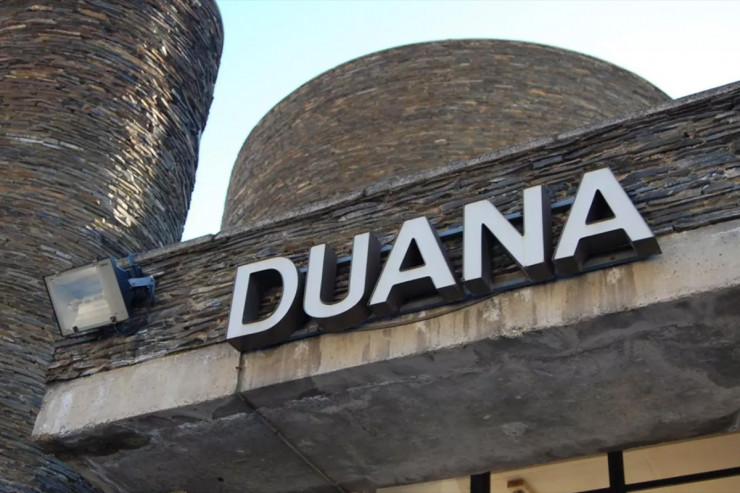 Les importacions creixen un 12% al març.