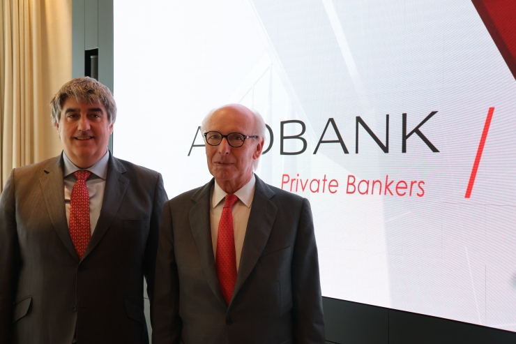 El CEO d'Andbank, Carlos Aso, i el president de l'entitat, Manel Cerqueda Donadeu.