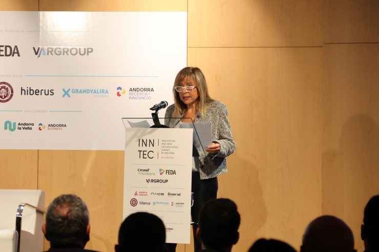 La ministra de presidència, economia, treball i habitatge, Conxita Marsol, durant l'acte.