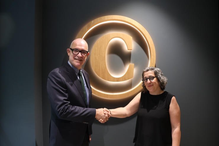 El director de l’oficina de Creand a la Seu d’Urgell, Josep Vives, i la directora de la Fundació Integra Pirineus, Urgell Escribà.