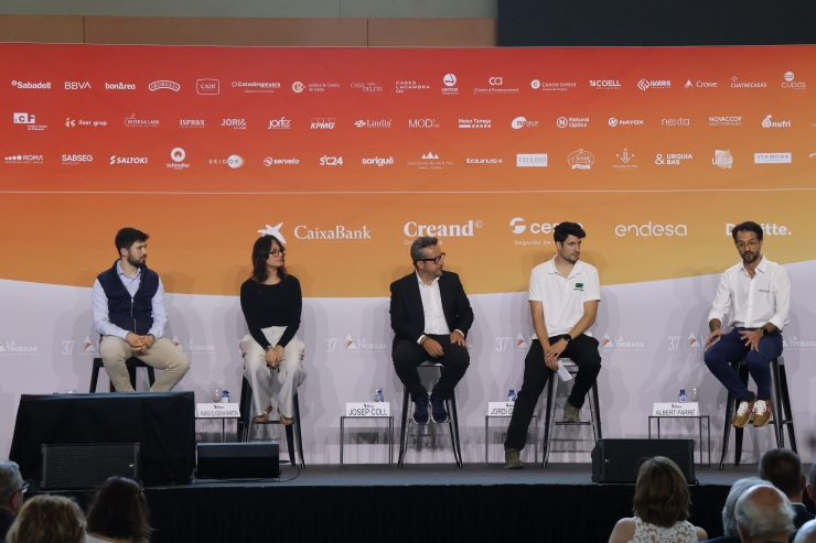 El fundador i director de producte i operacions de Aiball, Jordi Fortuny, la CEO de Colorsensing, María Eugenia Martín, el CEO de Repscan, Josep Coll, el Co-Founder de Agrin'Pulse, Jordi Garcia, i el CCO de 4Mediks, Albert Farré, durant la taula rodona de Start Ups.
 
 