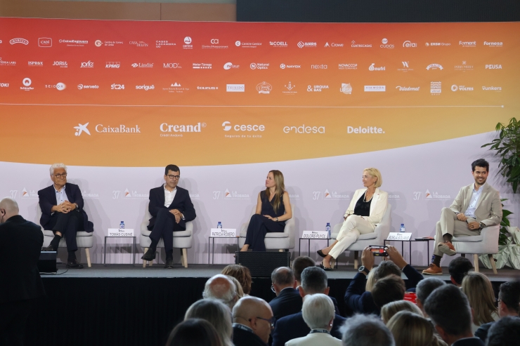 Participants de la taula 'Trajectòries empresarials d’èxit en clau personal i lleidatana'.