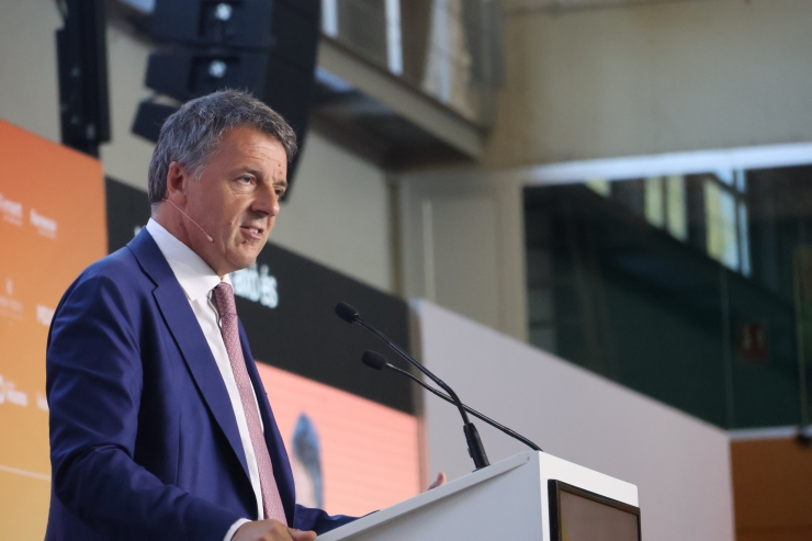 El senador i ex primer ministre d'Itàlia, Matteo Renzi, durant el seu discurs.
