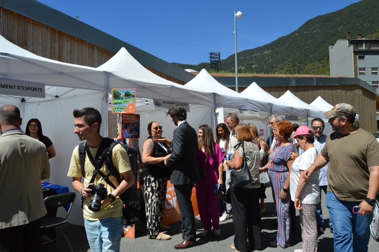 Les autoritats en la visita a l'Enfira't.
 