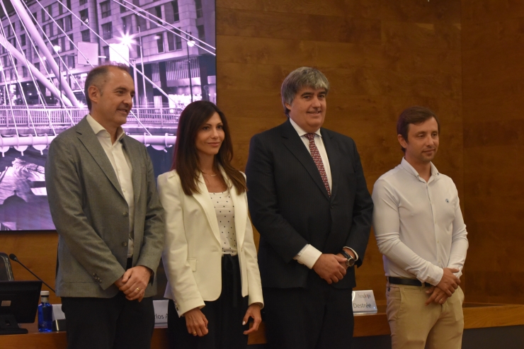Foto de família de l'acte.