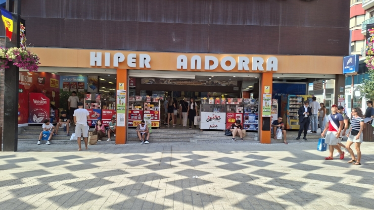 L'Híper Andorra es trasllada.
 