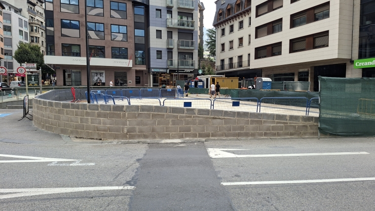 Obres a la plaça Rebés d'Andorra la Vella.