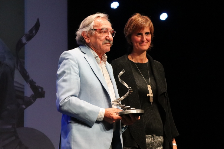 El Premi a la Trajectòria Empresarial ha estat per a Patrimoine Assegurances. El guardó ha estat recollit per Joan Tomàs Roca, membre de la Direcció de Patrimoine Assegurances i delegat a Andorra d'AXA France.