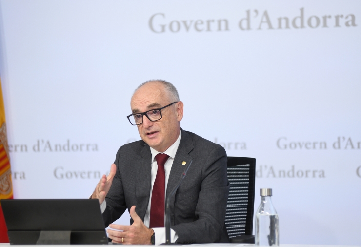 El ministre de Finances, Ramon Lladós, durant la roda de premsa posterior al consell de ministres.