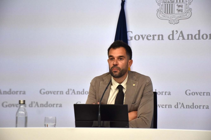 El secretari d'Estat de Transició Energètica, Transport i Mobilitat, David Forné, durant la roda de premsa en què s'han anunciat les noves línies.