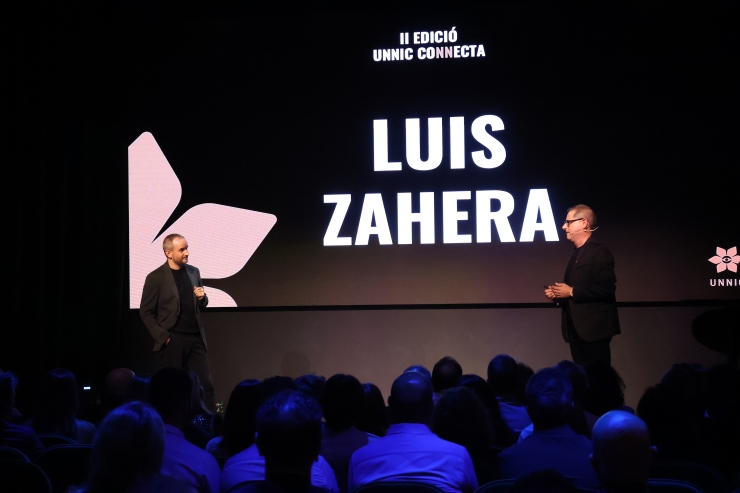 El director comercial d'Unnic, Toni Alonso, el director de màrqueting, Pedro Morán, durant la presentació.
 