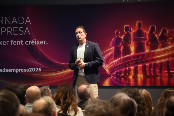 El director de Persones i Desenvolupament Organitzatiu d’Andorra Telecom, Christian Fernández, durant la seva conferència.
