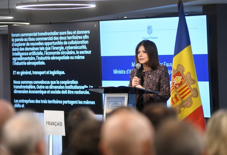 La ministra d'Afers Exteriors, Imma Tor, en el tret de sortida a les II Jornades de Cooperació Transfronterera.